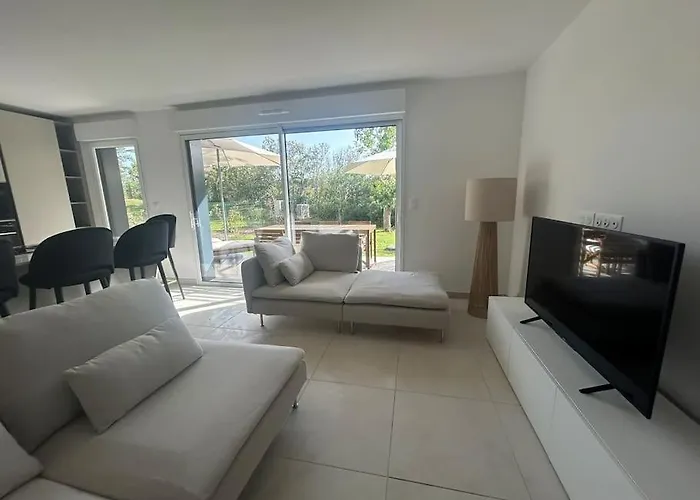 Clos D'alice 3 By Avecoeur Daire