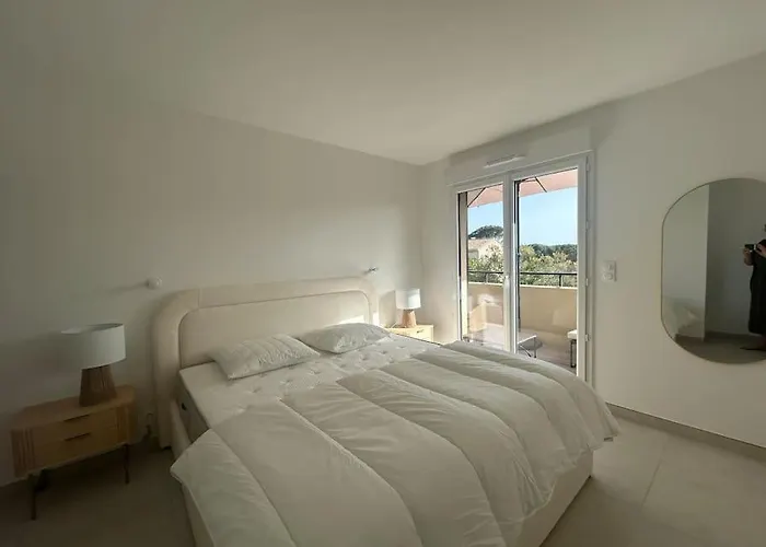 Clos D'alice 3 By Avecoeur