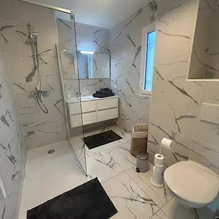 Clos D'alice 3 Apartment *